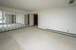 5200 S Tuckaway Blvd, Greenfield, WI 53221 - Photo 11