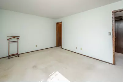 5200 S Tuckaway Blvd #270D, Greenfield, WI 53221 - Photo 13