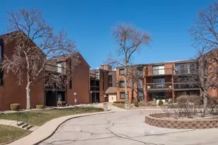 5200 S Tuckaway Blvd, Greenfield, WI 53221 - Photo 3