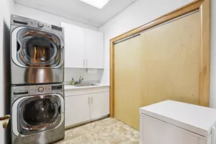 541 E Erie St, Milwaukee, WI 53202 - Photo 23