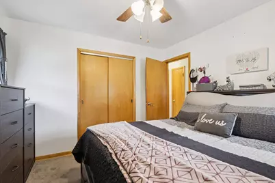 2306 S 85th St, West Allis, WI 53227 - Photo 13