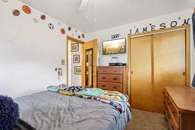 2306 S 85th St, West Allis, WI 53227 - Photo 17