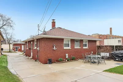 2306 S 85th St, West Allis, WI 53227 - Photo 33