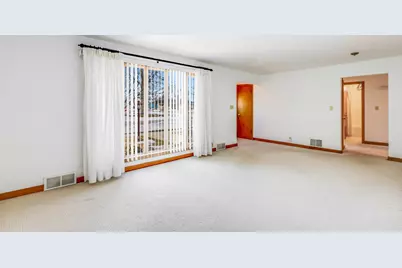 1503 S 25th St, Manitowoc, WI 54220 - Photo 5