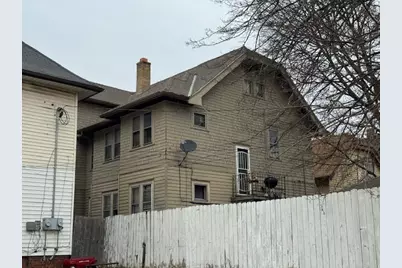 2706 N 49th St #2708, Milwaukee, WI 53210 - Photo 3