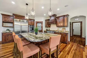 560 Birchwood Dr, Hartland, WI 53029 - Photo 13