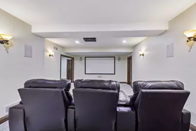 560  Birchwood Dr, Hartland, WI 53029 - Photo 47