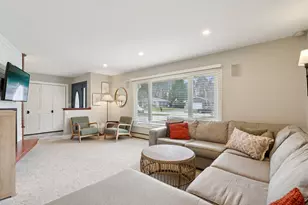 630 Pleasant Dr, Hartland, WI 53029 - Photo 7