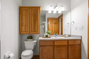 617 Hickory Hollow Rd, Racine, WI 53185 - Photo 15