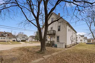 1601 S 85th St, West Allis, WI 53214 - Photo 9