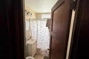 1565 S 57th St, West Allis, WI 53214 - Photo 37