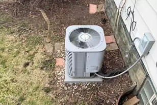 1565 S 57th St, West Allis, WI 53214 - Photo 13