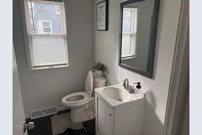 5879 N 29th St, Milwaukee, WI 53209 - Photo 9