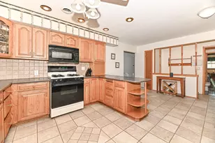 6015 S 18th St, Milwaukee, WI 53221 - Photo 13