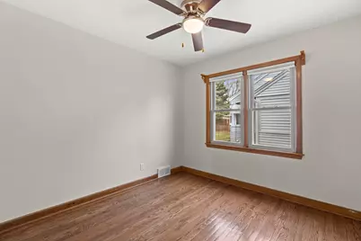 2459 S 82nd St, West Allis, WI 53219 - Photo 9