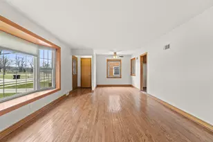 2459 S 82nd St, West Allis, WI 53219 - Photo 11