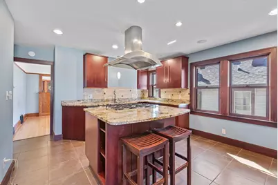 1845 N Warren Ave #1847, Milwaukee, WI 53202 - Photo 3