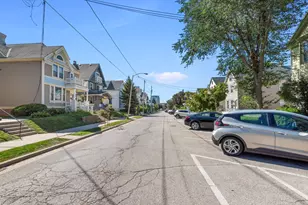 1845 N Warren Ave, Milwaukee, WI 53202 - Photo 31