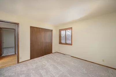 9508 W Maple Ct #01, West Allis, WI 53214 - Photo 13