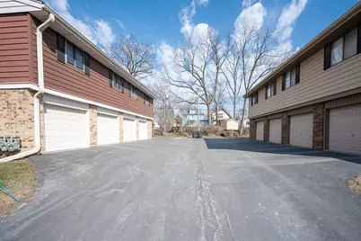 9508 W Maple Ct #01, West Allis, WI 53214 - Photo 25