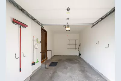 9508 W Maple Ct #01, West Allis, WI 53214 - Photo 23