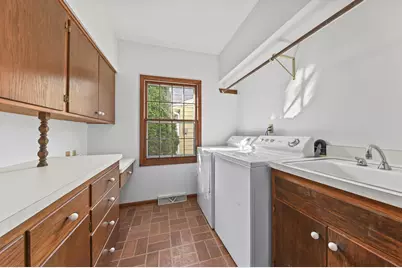 8109  Milwaukee Ave, Wauwatosa, WI 53213 - Photo 15