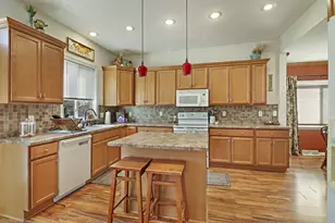 140 Randolph St, Burlington, WI 53105 - Photo 5