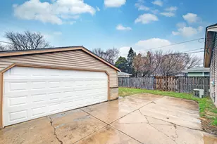 6463 N 55th St, Milwaukee, WI 53223 - Photo 23