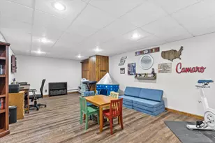 1130 S 101st St, West Allis, WI 53214 - Photo 27