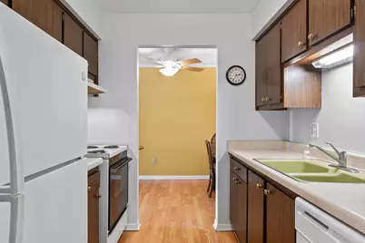 1250  Wisconsin St #207B, Lake Geneva, WI 53147 - Photo 7