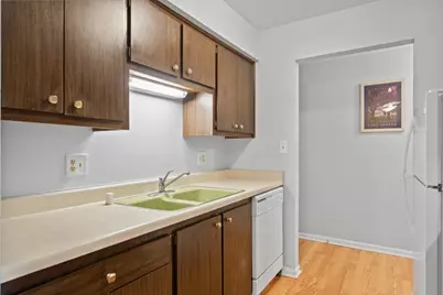 1250  Wisconsin St #207B, Lake Geneva, WI 53147 - Photo 11