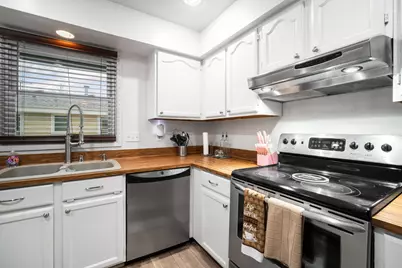 157 W Goldleaf Ave, Milwaukee, WI 53207 - Photo 3