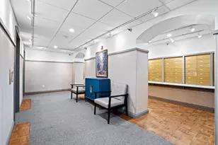 929 N Astor St, Milwaukee, WI 53202 - Photo 29