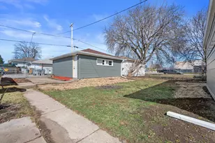 5771 N 97th St, Milwaukee, WI 53225 - Photo 19