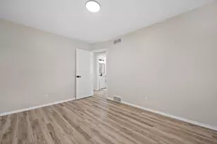 5771 N 97th St, Milwaukee, WI 53225 - Photo 11