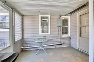 6332 W Bennett Ave, Milwaukee, WI 53219 - Photo 23