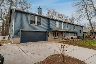 727 E Madison St, Oconomowoc, WI 53066 - Photo 3