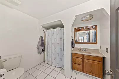 727 E Madison St, Oconomowoc, WI 53066 - Photo 33