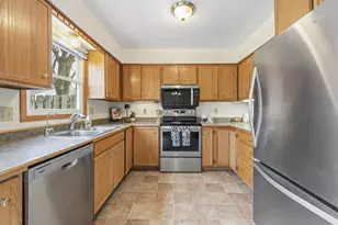 2421 Deerfield Dr, West Bend, WI 53090 - Photo 11