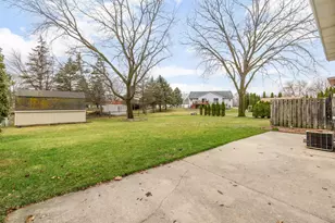 2421 Deerfield Dr, West Bend, WI 53090 - Photo 25