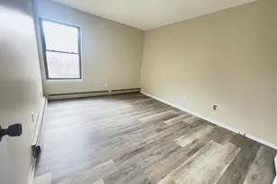 8643 N Servite Dr, Milwaukee, WI 53223 - Photo 13