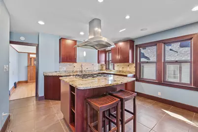 1845 N Warren Ave #1847, Milwaukee, WI 53202 - Photo 3