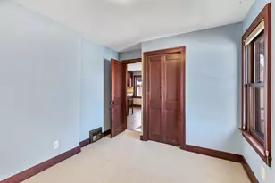 1845 N Warren Ave, Milwaukee, WI 53202 - Photo 15