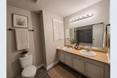 6266 W Port Ave, Milwaukee, WI 53223 - Photo 11