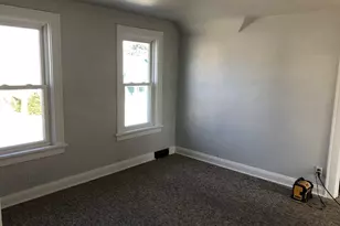 909 S 21st St, Manitowoc, WI 54220 - Photo 7