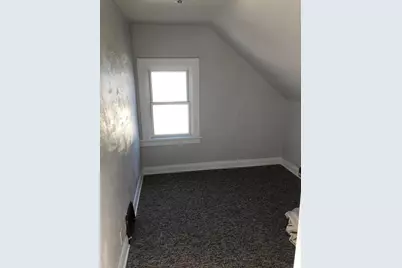 909 S 21st St, Manitowoc, WI 54220 - Photo 9