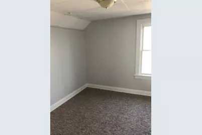 909 S 21st St, Manitowoc, WI 54220 - Photo 5