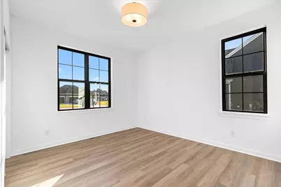 W251N2371  Valleyview Cir, Pewaukee, WI 53072 - Photo 15