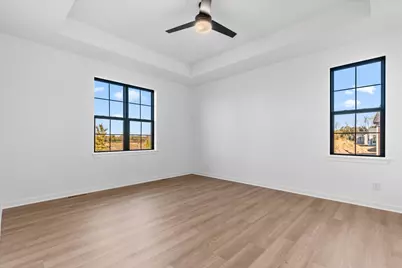 W251N2371  Valleyview Cir, Pewaukee, WI 53072 - Photo 11