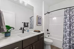 W251N2371 Valleyview Cir, Pewaukee, WI 53072 - Photo 23